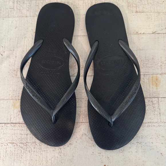 Havaianas Black Flip Flops - Size 39/40 (US M 7/8, W 9/10) - Picture 2 of 3